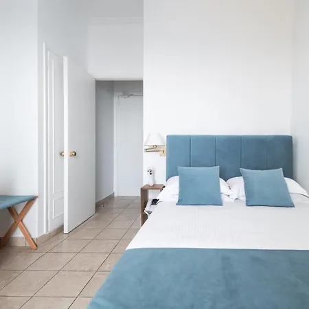 Atlantis Hotel Fira (Santorini)